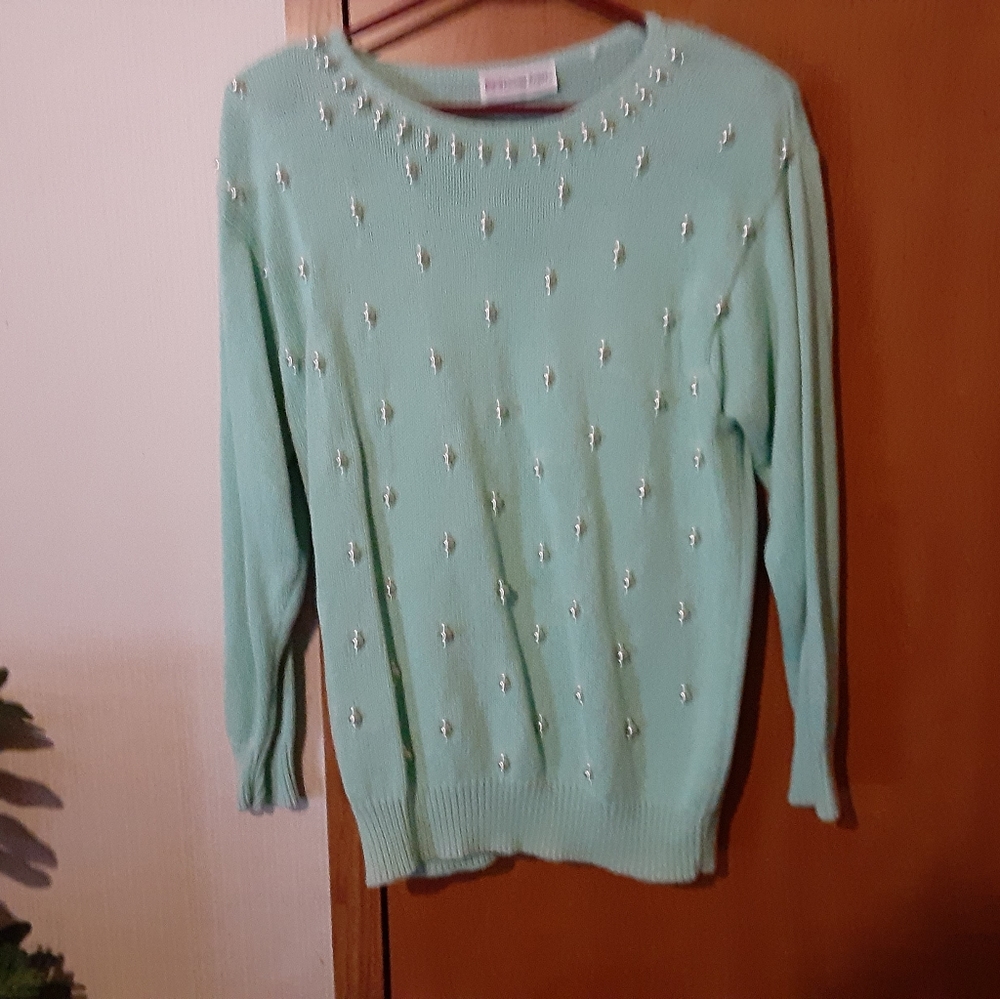 Pullover sweater with pearls. Like new. Size L
